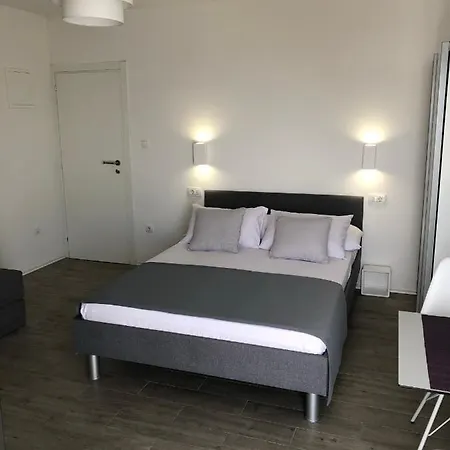 Apartmani Milka I Jozo Omiš Esterno foto