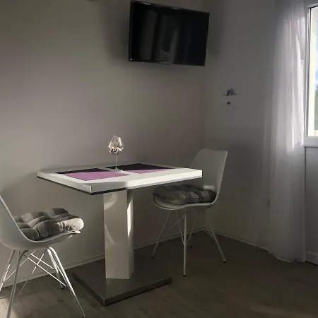 Apartmani Milka I Jozo Omiš Esterno foto