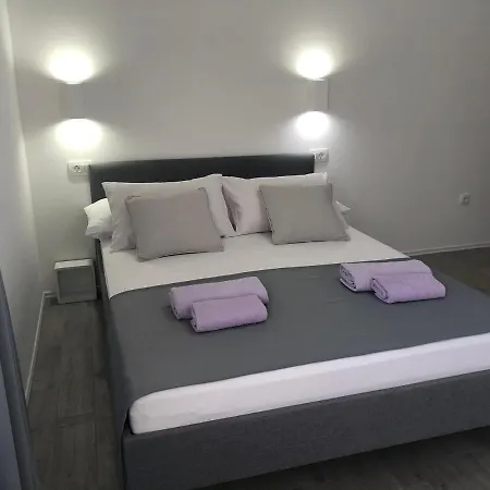Apartmani Milka I Jozo Omiš Esterno foto