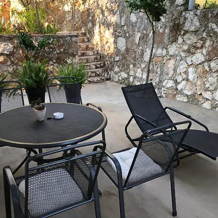 Apartmani Milka I Jozo Omiš Esterno foto