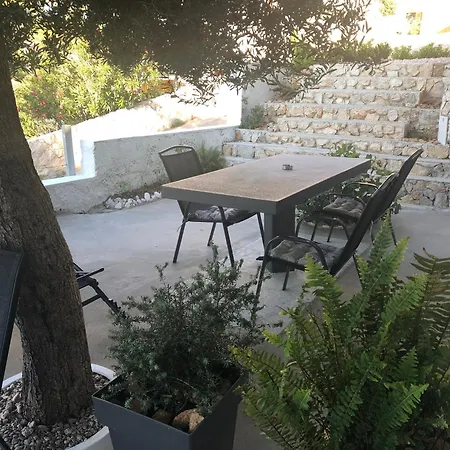 Apartmani Milka I Jozo Omiš Esterno foto