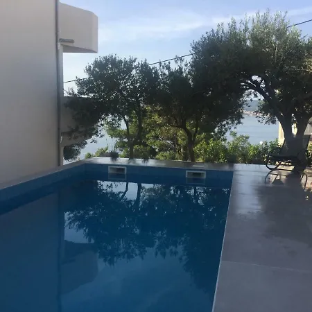 Apartmani Milka I Jozo Omiš Esterno foto