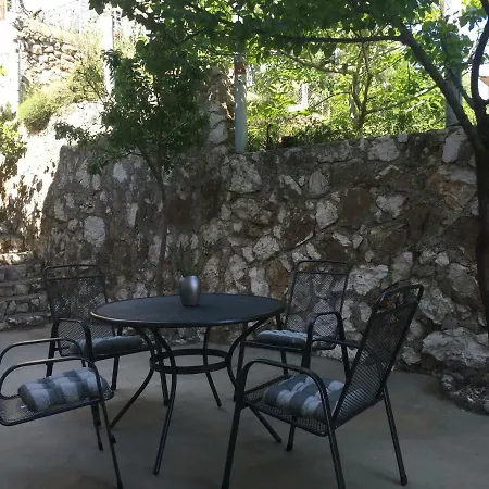 Apartmani Milka I Jozo Omiš Esterno foto