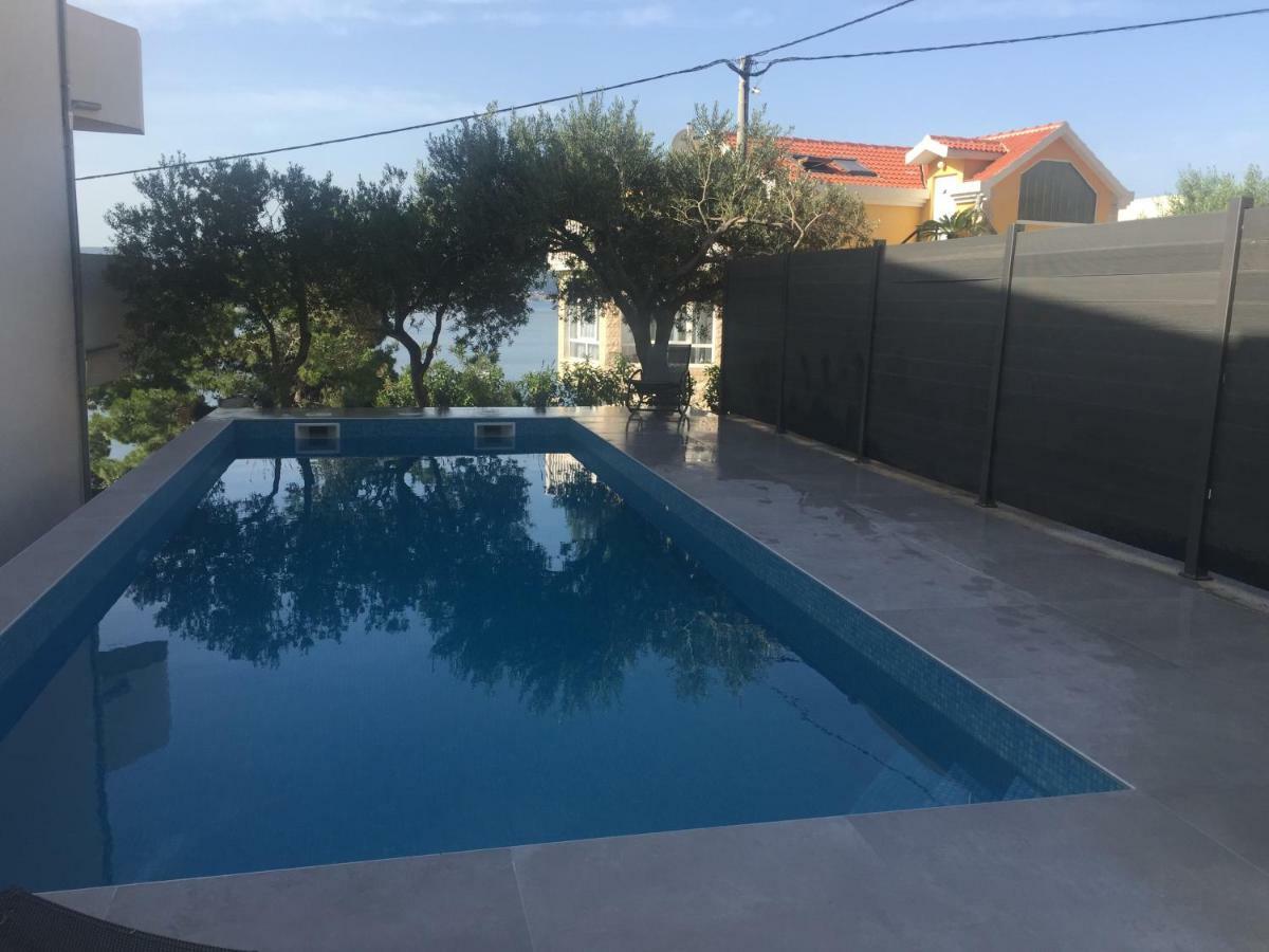 Apartment Milka I Jozo Omis